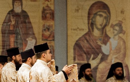Peste două milioane de români îşi sărbătoresc onomastica joi, de Sfânta Maria Mică