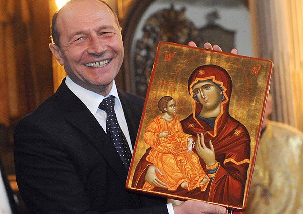 Băsescu anunţă o nouă criză: Ne rugăm la Dumnezeu, Germania, Italia, Franţa şi Spania