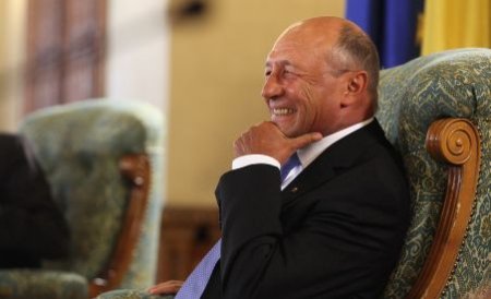 Preşedintele Traian Băsescu vrea intonarea imnului naţional în şcoli 