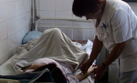 Un nou scandal la Spitalul Judeţean Târgu Jiu. Familia unei bătrâne acuză medicii că nu au tratat-o în mod corect