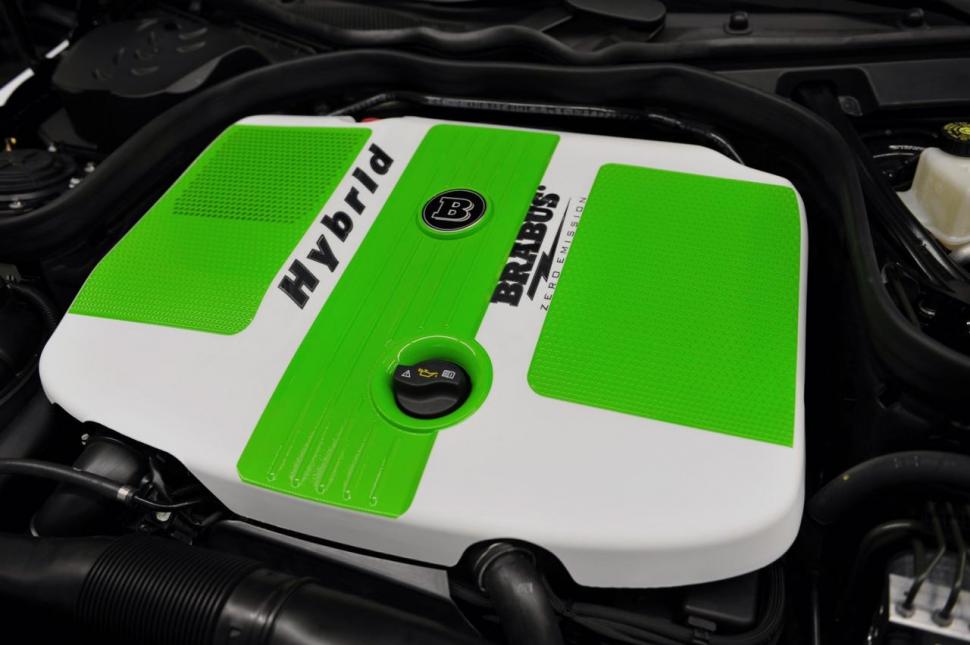 Brabus şi-a construit propriul hibrid, pe baza unui Mercedes E-Class, pe care l-a expus la Frankfurt 107851