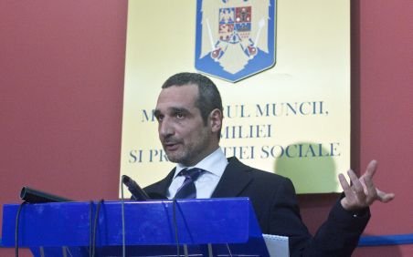 Sebastian Lăzăroiu: Respect decizia premierului