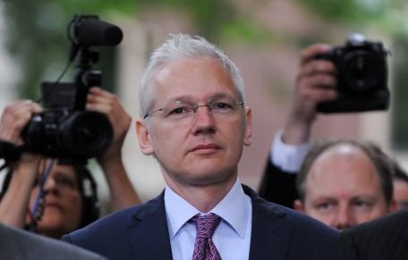 WikiLeaks scoate la licitaţie mai multe obiecte asociate cu Julian Assange