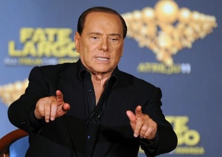 Berlusconi, deranjat că întrevederile cu Gordon Brown sau Papa îi stricau planurile de petrecere