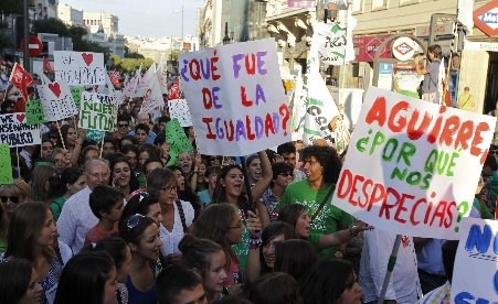 Spania. O grevă a profesorilor a scos în stradă mii de manifestanţi la Madrid