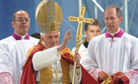 A două zi de vizită a Papei Benedict al XVI-lea în Germania: Suveranul Pontif a ajuns în oraşul Erfurt