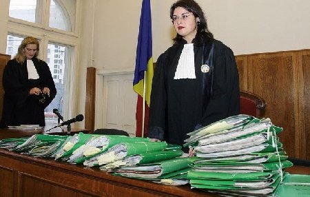 Unul din trei români este implicat într-un proces juridic