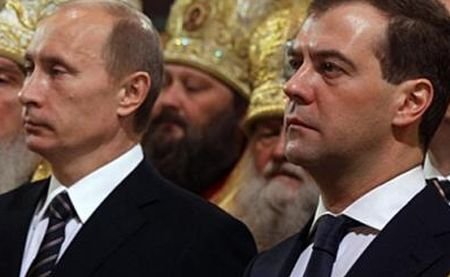 Vladimir Putin, propus de Dmitri Medvedev drept candidat la prezidenţialele din 2012