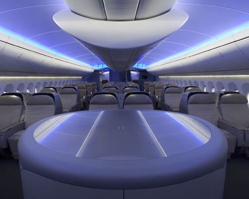 Primul Boeing 787 Dreamliner, care consumă cu 20% mai puţin, livrat unei companii japoneze