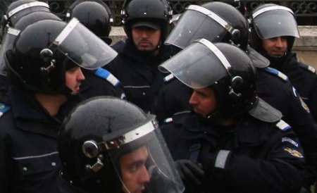 Razie de amploare în Capitală. 20 de prostituate au fost ridicate de poliţişti