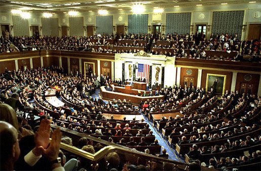 Doi senatori americani cer confiscarea unei părţi din fondurile lui Gaddafi