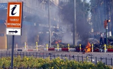 Explozie în Antalya, în faţa unei clădiri guvernamentale. Un om a murit şi alţi doi au fost răniţi