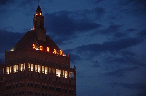 Acţiunile Kodak s-au prăbuşit vineri, pe fondul speculaţiilor că firma întră în faliment 