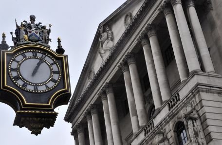 Banca Angliei ar putea injecta 50 de miliarde de lire sterline în economie