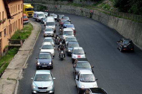 Grav accident de circulaţie în Mureş. Două persoane au murit
