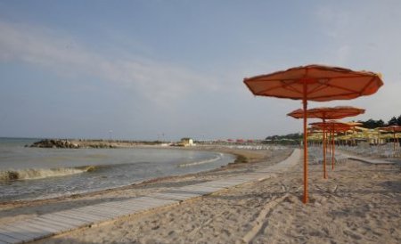 Peste două milioane de turişti au vizitat anul acesta litoralul românesc. Vremea rămâne caldă