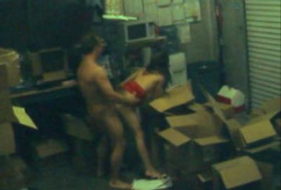 N-au mai avut răbdare până în dormitor! Au făcut sex în văzul tuturor. Tu îi poţi observa? 109892