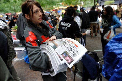 Protestele de pe Wall Street continuă de astăzi şi cu ziarul &quot;The Occupied Wall Street Journal&quot;
