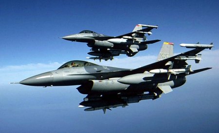 Producătorii F-16 despre avioanele lor, pe care SUA vor să le vândă României: nişte vechituri scumpe
