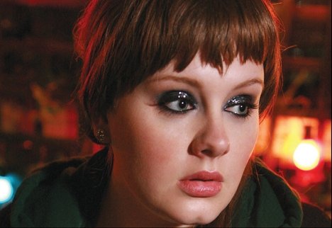 Adele şi-a anulat turneul din SUA: Dacă mai cânt, mă duc naibii
