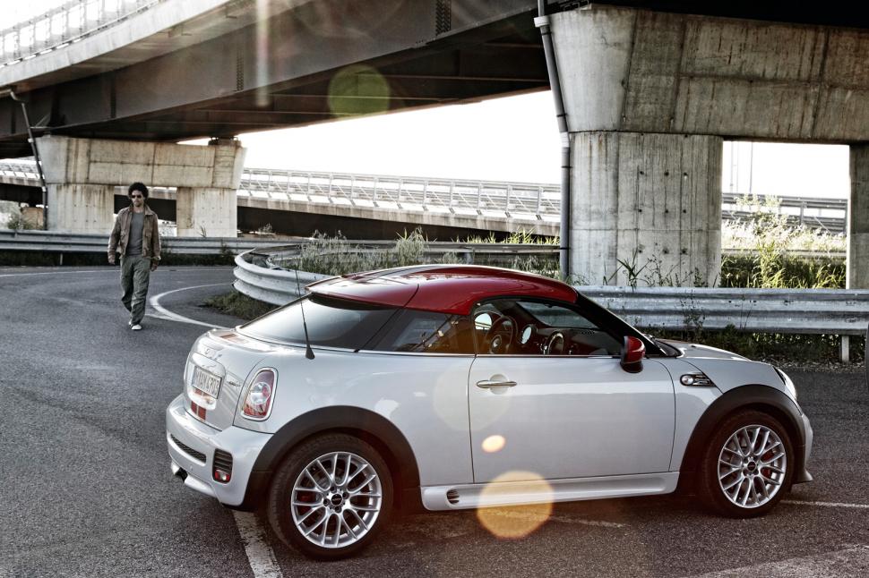 MINI Coupe va fi lansat exclusiv online, în premieră, pe 14 octombrie 110259