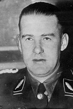 Povestea celor 10 oameni care au colaborat cu &quot;Diavolul&quot;. Află ce atrocităţi au fost împinşi să facă 110279