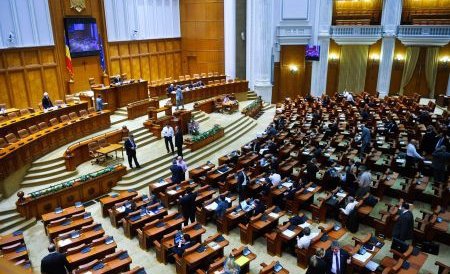 Senatorii şi deputaţii români se joacă de-a banca. Vezi ce împrumuturi fac parlamentarii