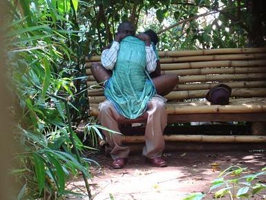 Sex pe bancă, în mijlocul junglei. Fotografiile care îţi vor schimba părerea despre sex 110197