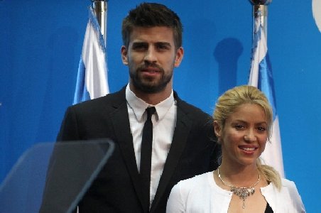 Shakira infirmă despărţirea de fotbalistul spaniol Pique: Mult succes naţionalei Spaniei şi numărului meu 3