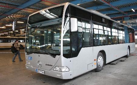 Bucureşti. RATB va înlocui autobuzele uzate de pe traseele preorăşeneşti cu unele Mercedes