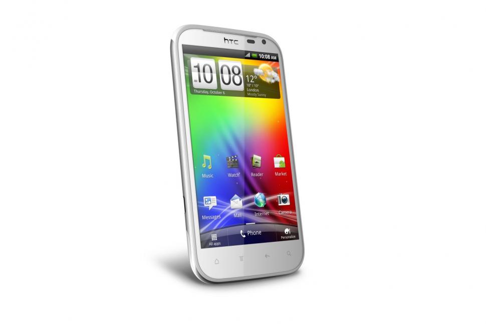 HTC lansează Sensation XL un smartphone cu super-sunet de la Beats Audio 110638