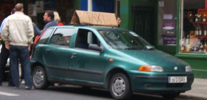 La limita prostiei: Un român din Irlanda a vrut să-şi transforme maşina în taxi. Vezi ce a ieşit 110616