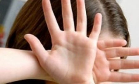 O minoră de 12 ani a încercat să se sinucidă după ce a fost violată de propriul tată