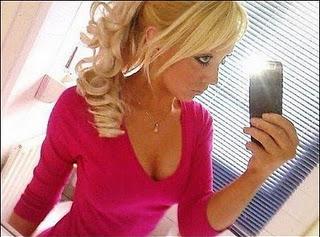 Păpuşa Barbie a scos un nou model: piţipoanca în carne şi oase, arsă la solar şi siliconată 110631