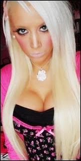 Păpuşa Barbie a scos un nou model: piţipoanca în carne şi oase, arsă la solar şi siliconată 110635