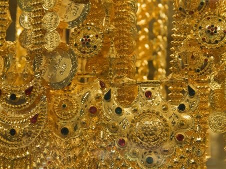 Peste 7,5 kg de bijuterii, în valoare de aproximativ 1.000.000. lei, confiscate de poliţie pentru expertiză