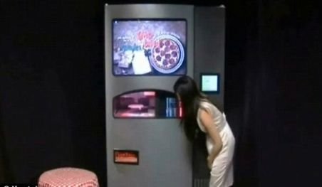 Pizza de la automat: Americanii îşi vor putea cumpăra pizza proaspătă în numai 2 minute