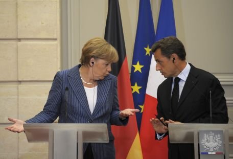 Merkel şi Sarkozy discută duminică despre posibilele soluţii pentru criza din zona euro 