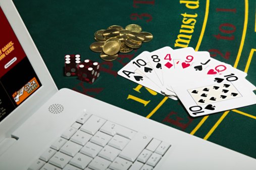 Peste 36 de milioane de euro, cheltuiți de români pe jocurile de noroc online în 2010