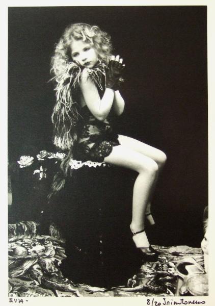 O româncă a pozat în Playboy la 11 ani! Povestea ei şocantă a ajuns subiect de film 111244