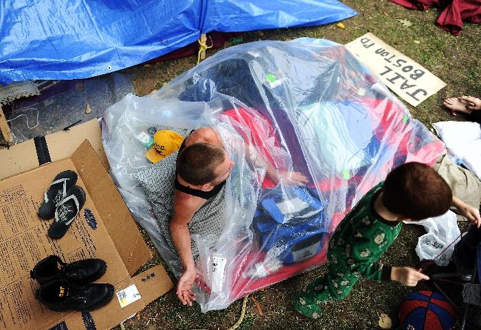 Manifestanţii de pe Wall Street ar putea fi evacuaţi pentru igienizarea zonei. Vezi o galerie foto impresionantă cu tabăra lor 111519