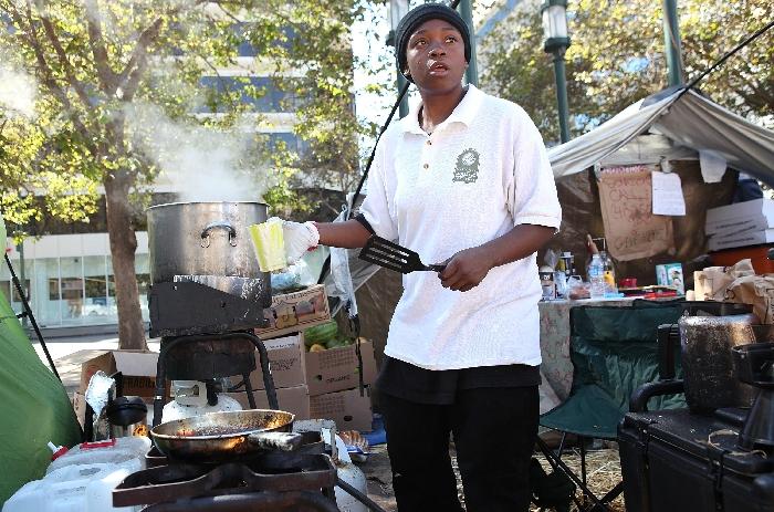 Manifestanţii de pe Wall Street ar putea fi evacuaţi pentru igienizarea zonei. Vezi o galerie foto impresionantă cu tabăra lor 111535