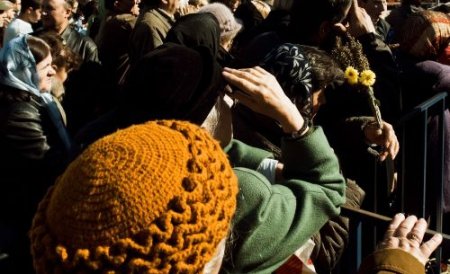 Sărbătoarea Sfânta Parascheva a strâns mii de pelerini la Iaşi