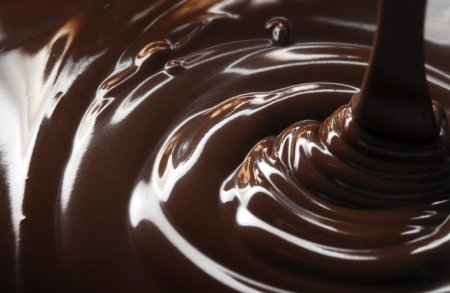 Atelier de ciocolată în Bucureşti: Oricine îşi poate crea bunătăţi personalizate