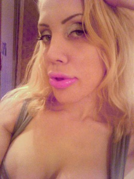 De la spate-i &quot;zână&quot;, din faţă e &quot;mumă&quot;. Vezi combinaţia horror ce a transformat-o în piţipoancă 111950