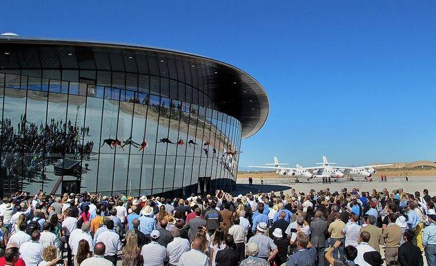 Primul aeroport din lume pentru zborurile spaţiale, inaugurat de Richard Branson. Imagini inedite de la eveniment 112181