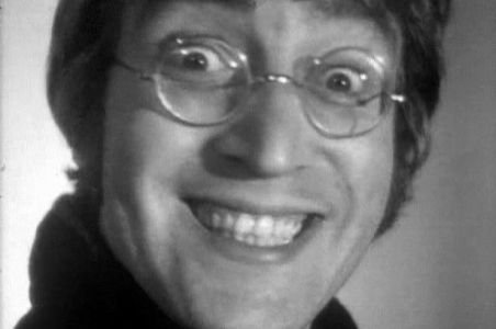 Unul dintre dinţii lui John Lennon va fi vândut la o licitaţie în Anglia. Vezi cum arată dintele