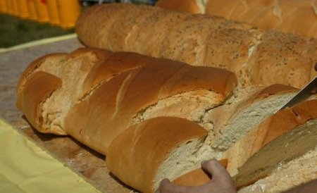 ROMPAN: Pâinea s-ar putea ieftini, în perioada următoare