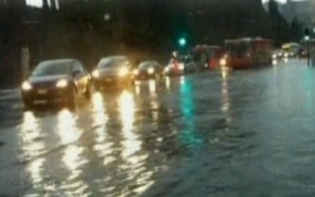 Stare de urgenţă la Roma, din cauza inundaţiilor provocate de o furtună violentă