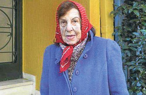 &quot;Miliardara&quot; care moare de foame. O membră a familiei Onassis mănâncă din gunoaie  112615